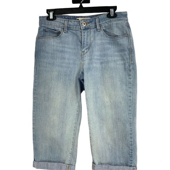 Womens Capri Levi's Jeans Light Wash Size 6 Cuffed Stretch 1012 Crop Denim Short - Picture 1 of 10